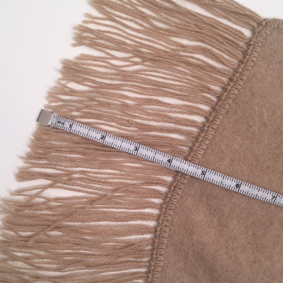 ✅ SOLD TAN SOFT Wool Scarf / Shawl - Mohair? - Picture 8 of 9